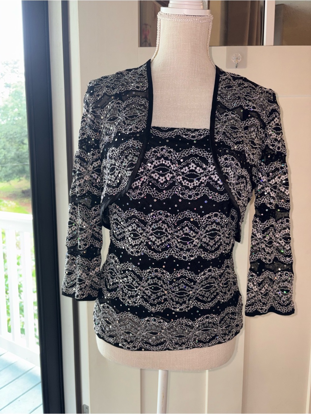 R&M Richards Black Lace Sequin Top & Shrug Cardigan Bolero Jacket Women’s 8 Set